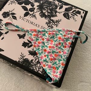 NWT Vinctoria's Secret V String Cotton Panties